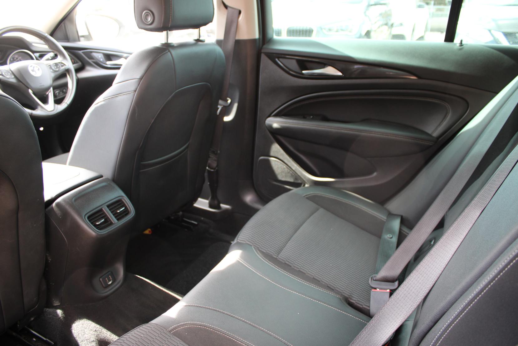 Vauxhall Insignia 1.5i Turbo GPF SRi Nav Grand Sport 5dr Petrol Manual Euro 6 (s/s) (165 ps)