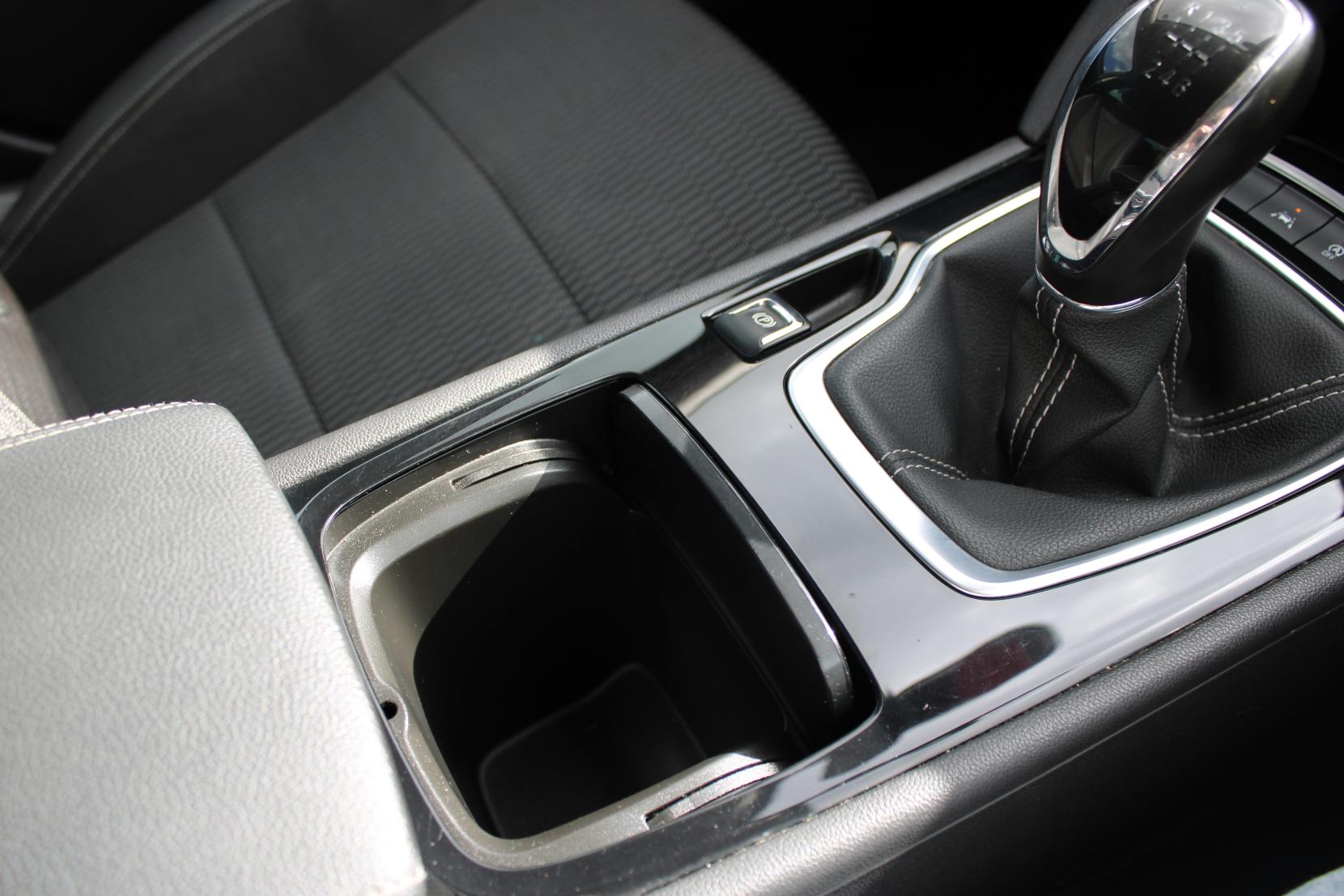 Vauxhall Insignia 1.5i Turbo GPF SRi Nav Grand Sport 5dr Petrol Manual Euro 6 (s/s) (165 ps)