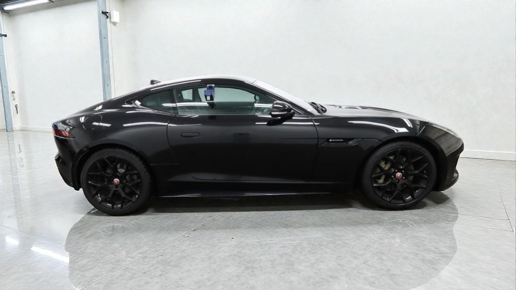 Jaguar F-Type 2.0i GPF R-Dynamic Coupe 2dr Petrol Auto Euro 6 (s/s) (300 ps)