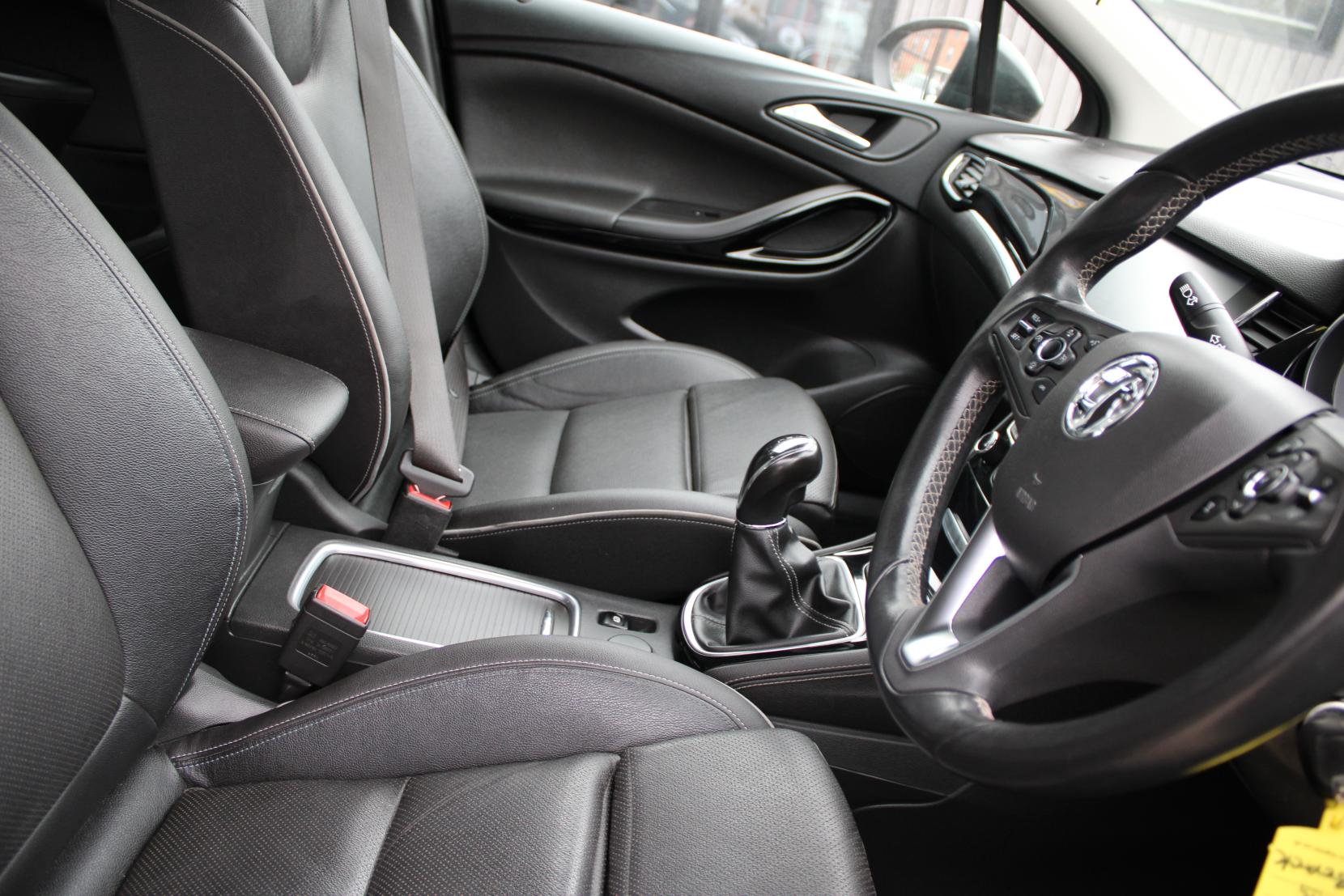 Vauxhall Astra 1.4i Turbo Elite Nav Hatchback 5dr Petrol Manual Euro 6 (150 ps)