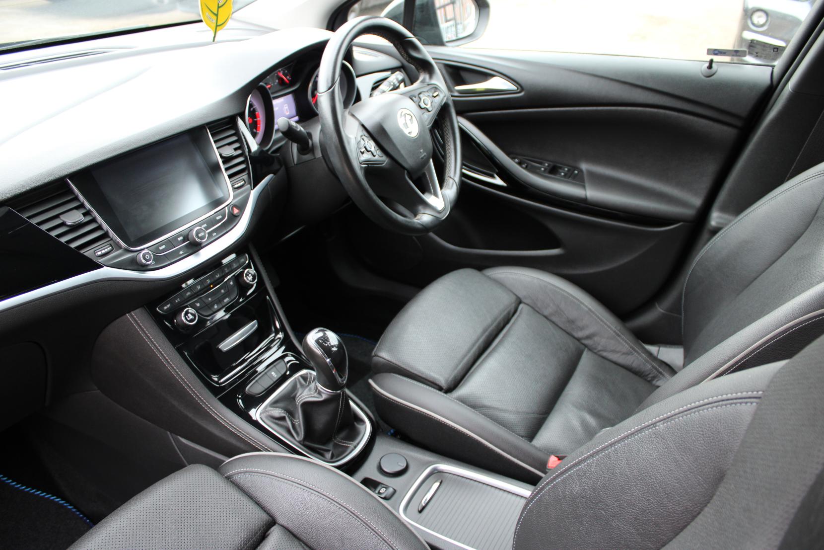 Vauxhall Astra 1.4i Turbo Elite Nav Hatchback 5dr Petrol Manual Euro 6 (150 ps)