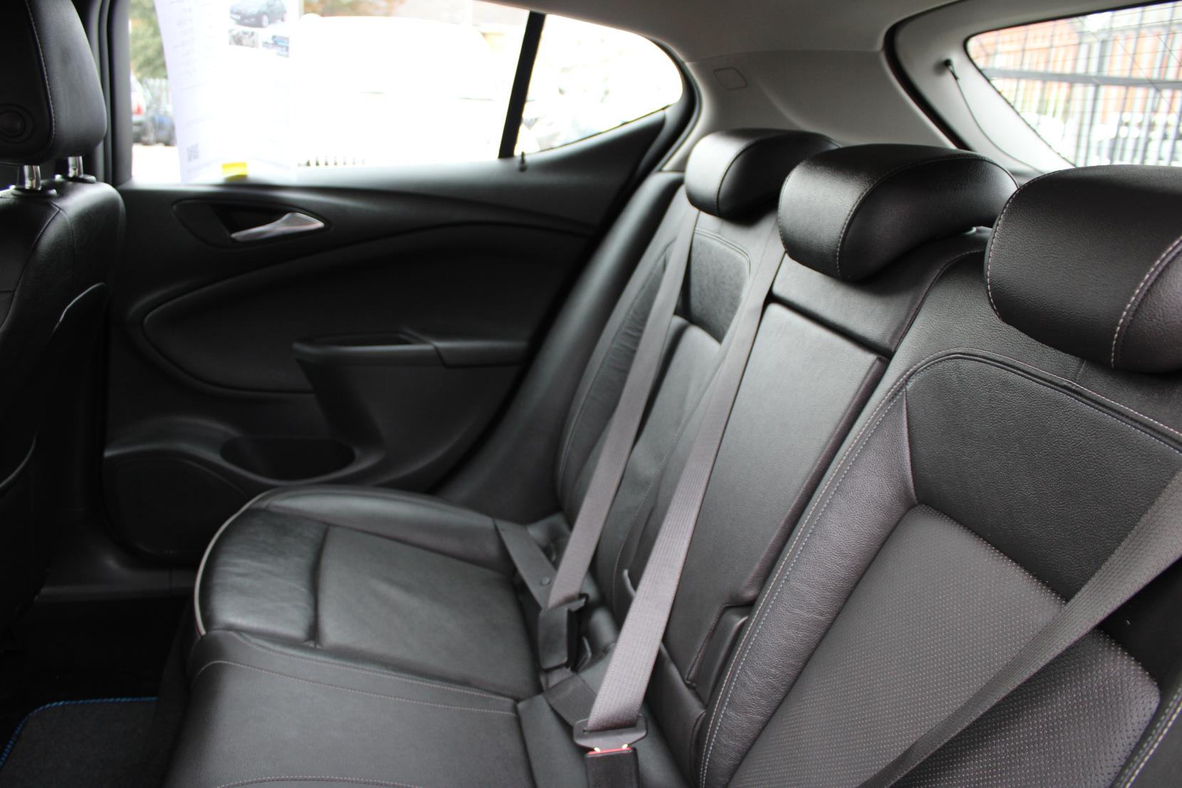 Vauxhall Astra 1.4i Turbo Elite Nav Hatchback 5dr Petrol Manual Euro 6 (150 ps)