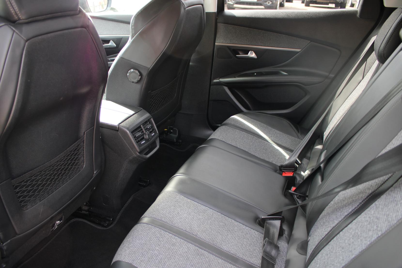 Peugeot 3008 1.2 PureTech Allure SUV 5dr Petrol EAT Euro 6 (s/s) (130 ps)