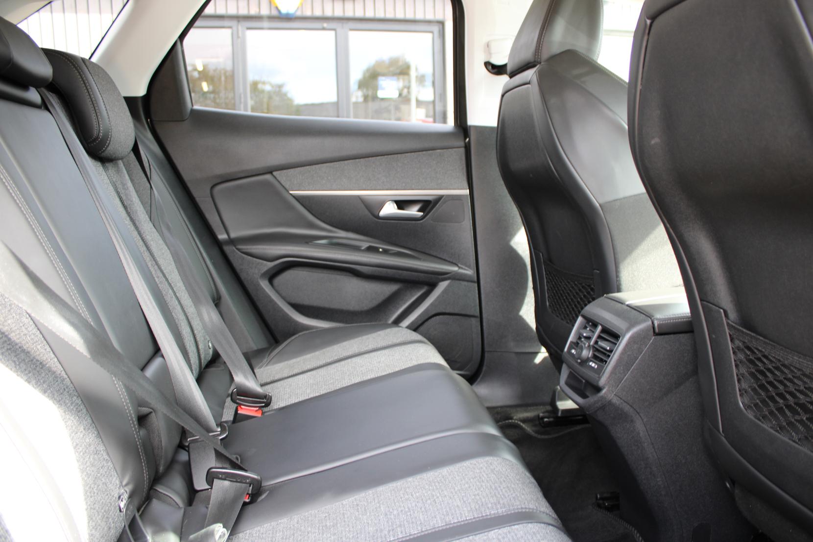 Peugeot 3008 1.2 PureTech Allure SUV 5dr Petrol EAT Euro 6 (s/s) (130 ps)