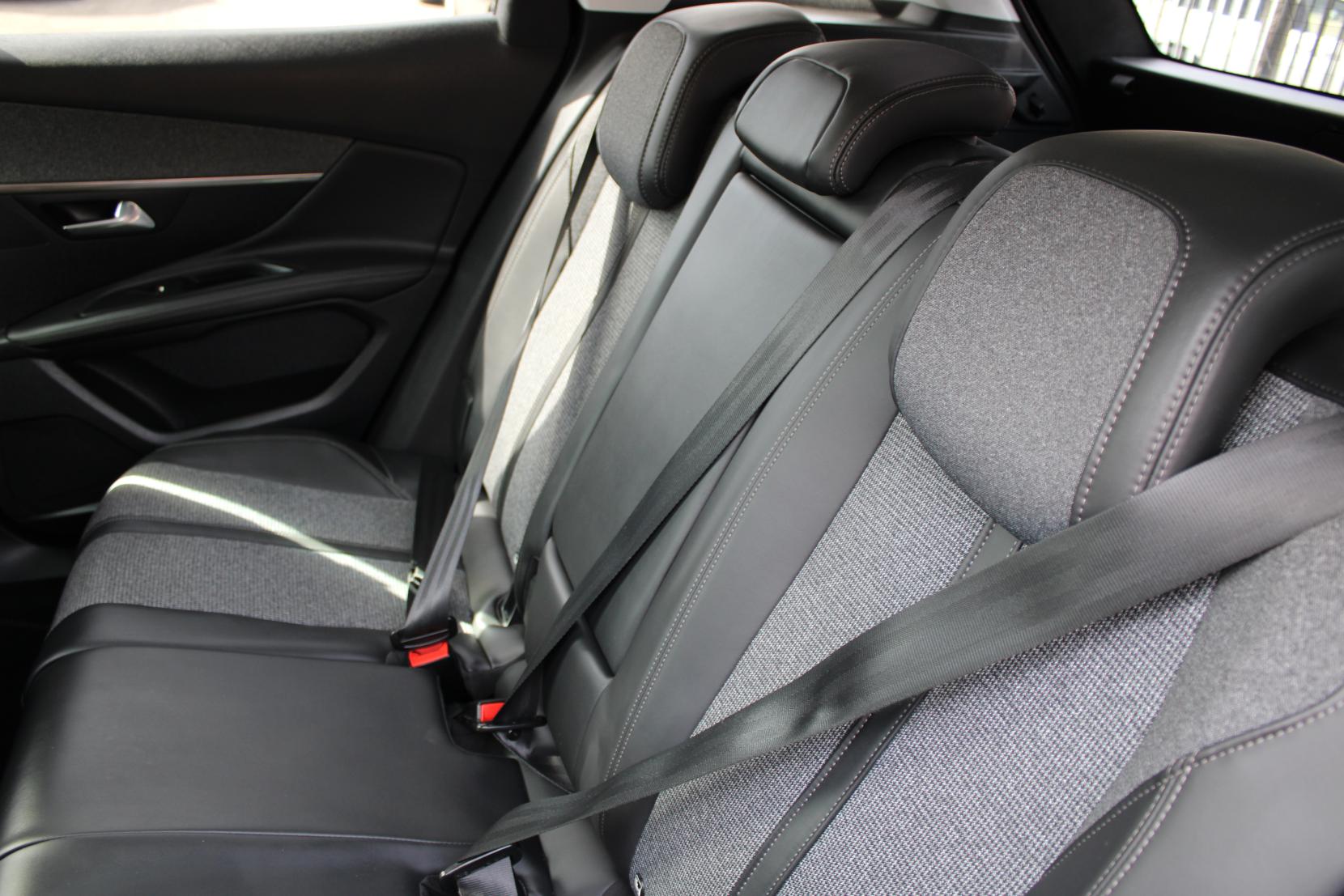 Peugeot 3008 1.2 PureTech Allure SUV 5dr Petrol EAT Euro 6 (s/s) (130 ps)