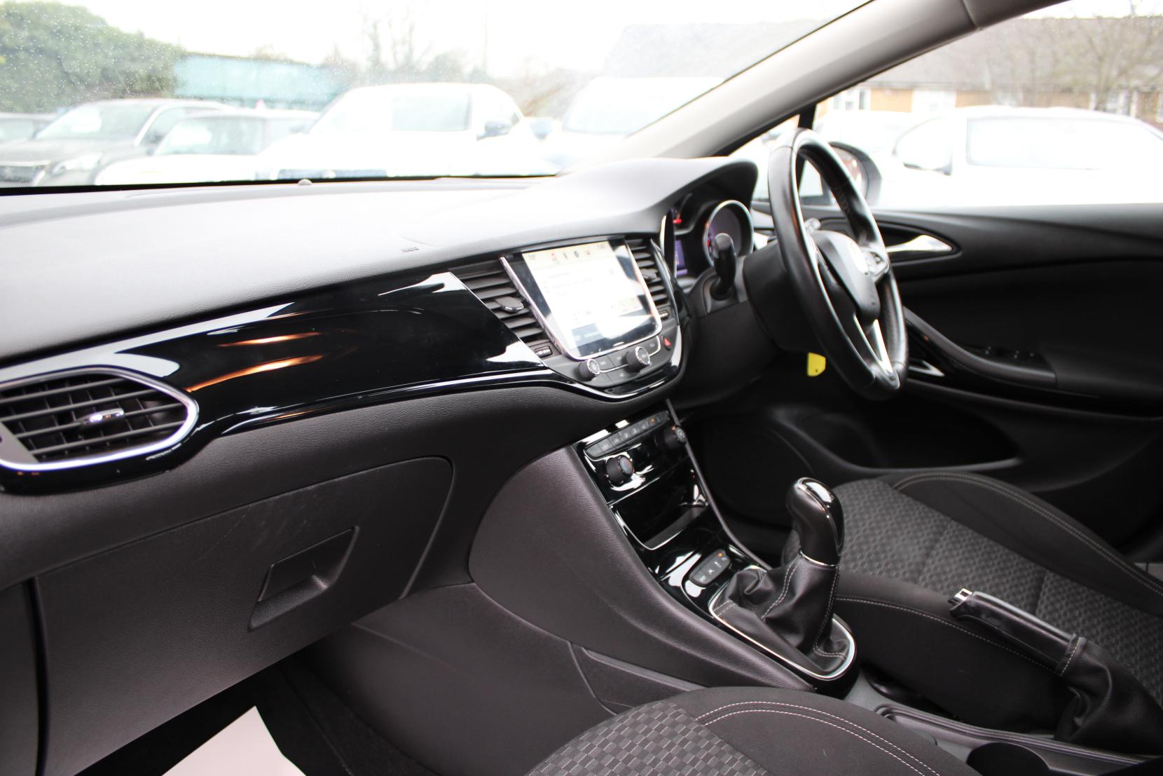 Vauxhall Astra 1.4i Turbo SRi Nav Hatchback 5dr Petrol Manual Euro 6 (150 ps)