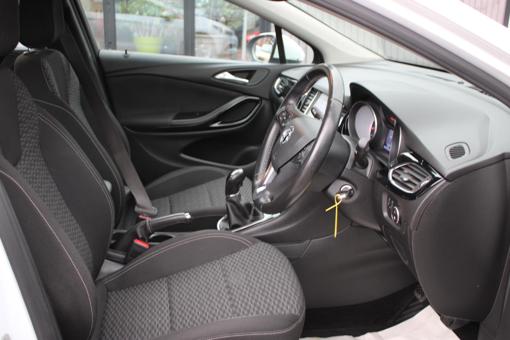 Vauxhall Astra 1.4i Turbo SRi Nav Hatchback 5dr Petrol Manual Euro 6 (150 ps)