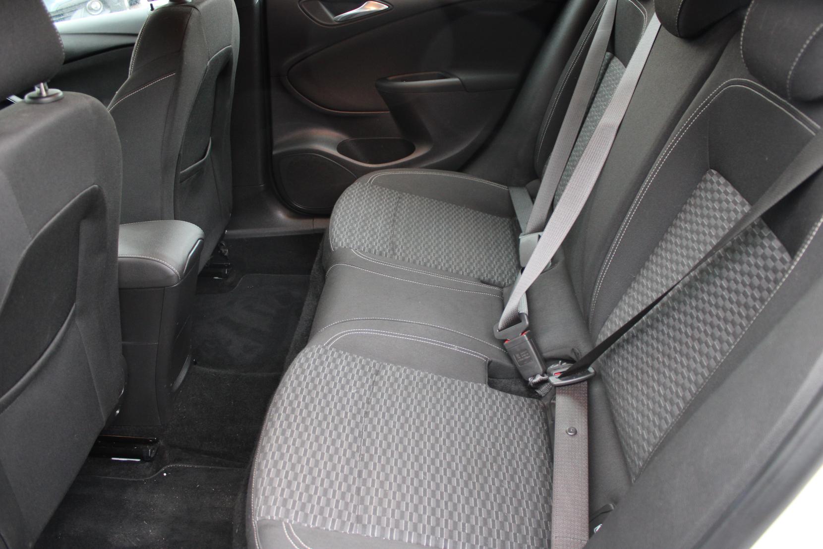 Vauxhall Astra 1.4i Turbo SRi Nav Hatchback 5dr Petrol Manual Euro 6 (150 ps)