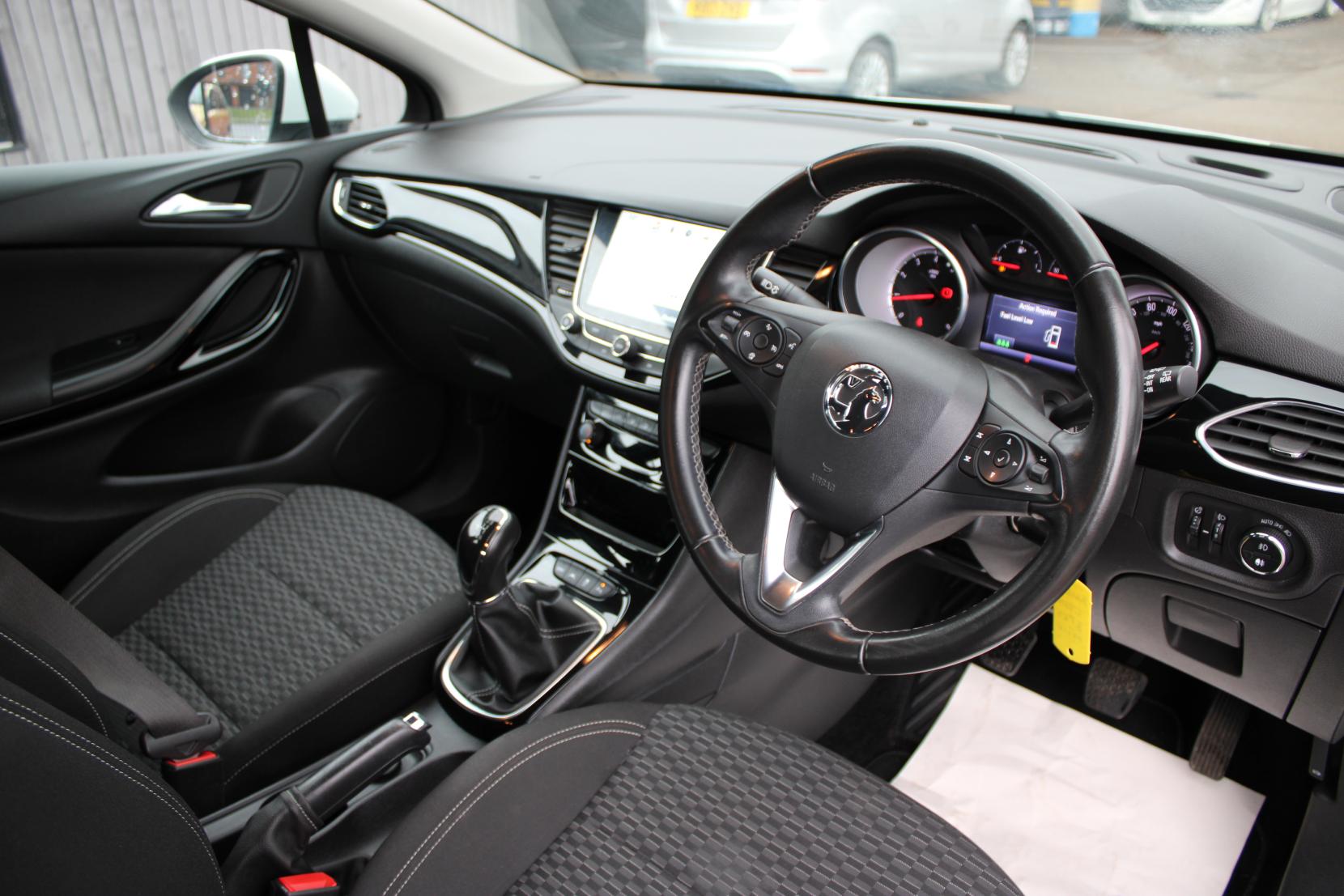 Vauxhall Astra 1.4i Turbo SRi Nav Hatchback 5dr Petrol Manual Euro 6 (150 ps)