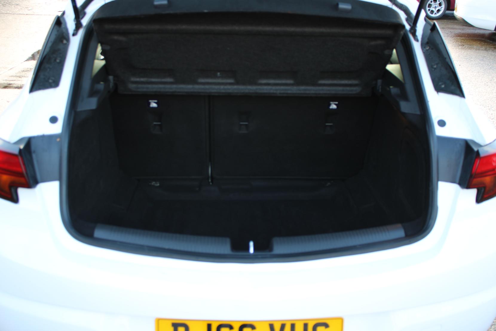 Vauxhall Astra 1.4i Turbo SRi Nav Hatchback 5dr Petrol Manual Euro 6 (150 ps)