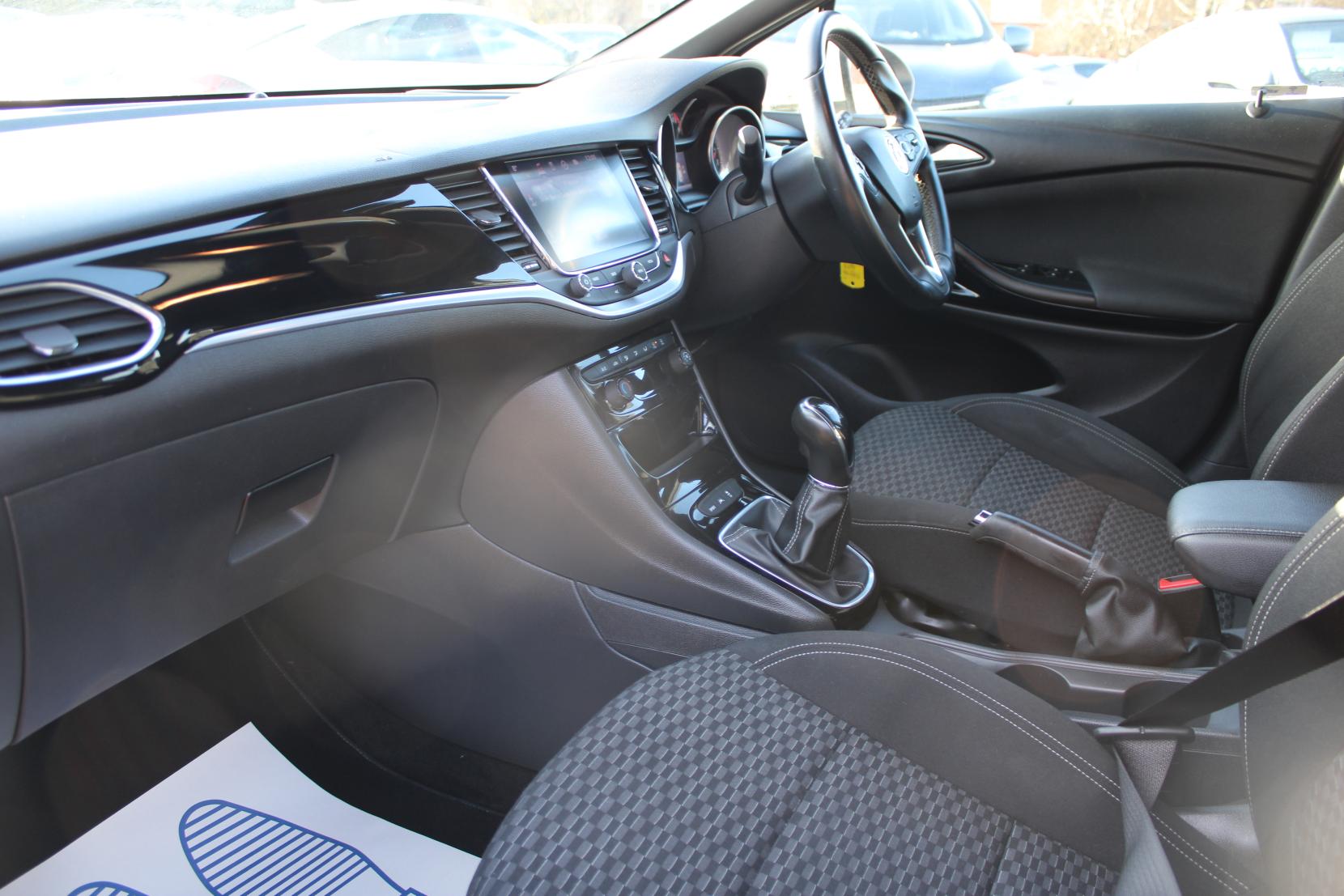 Vauxhall Astra 1.4i Turbo SRi Nav Hatchback 5dr Petrol Manual Euro 6 (150 ps)