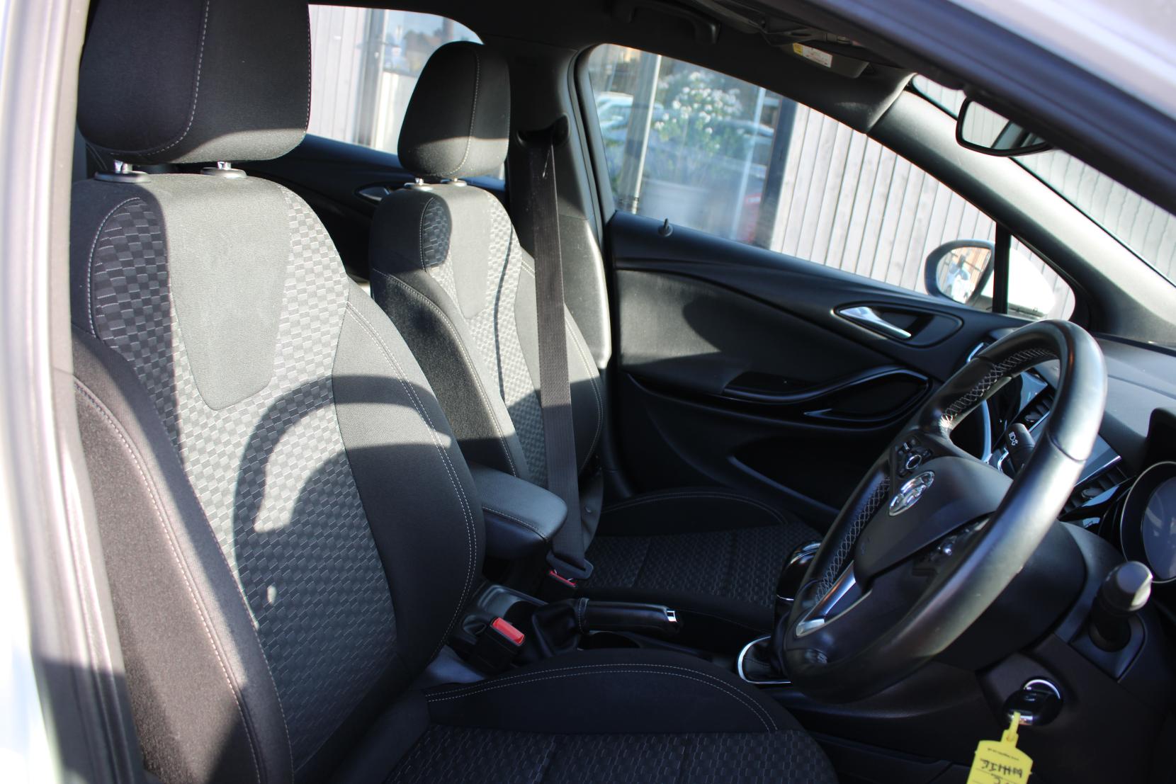 Vauxhall Astra 1.4i Turbo SRi Nav Hatchback 5dr Petrol Manual Euro 6 (150 ps)