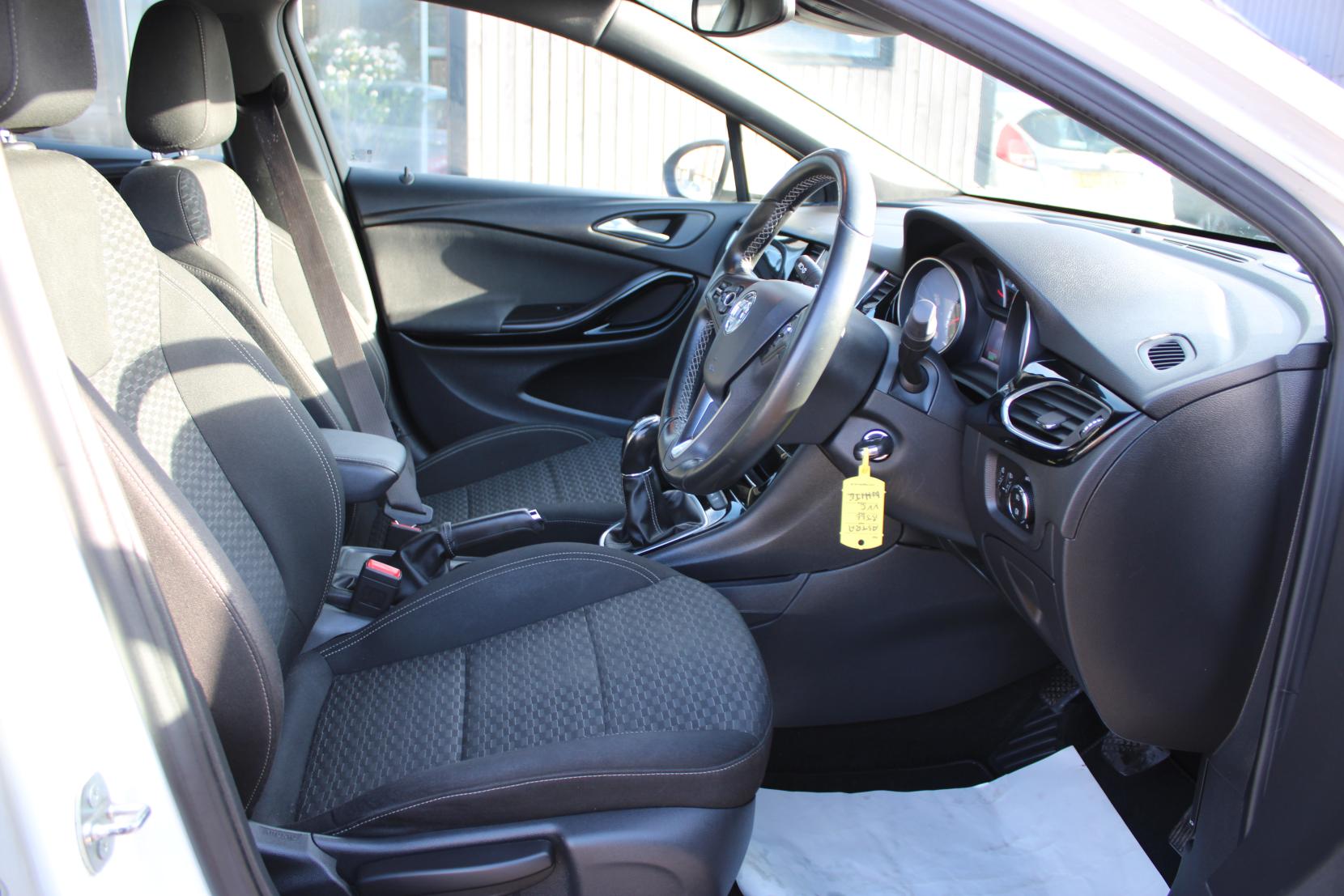 Vauxhall Astra 1.4i Turbo SRi Nav Hatchback 5dr Petrol Manual Euro 6 (150 ps)