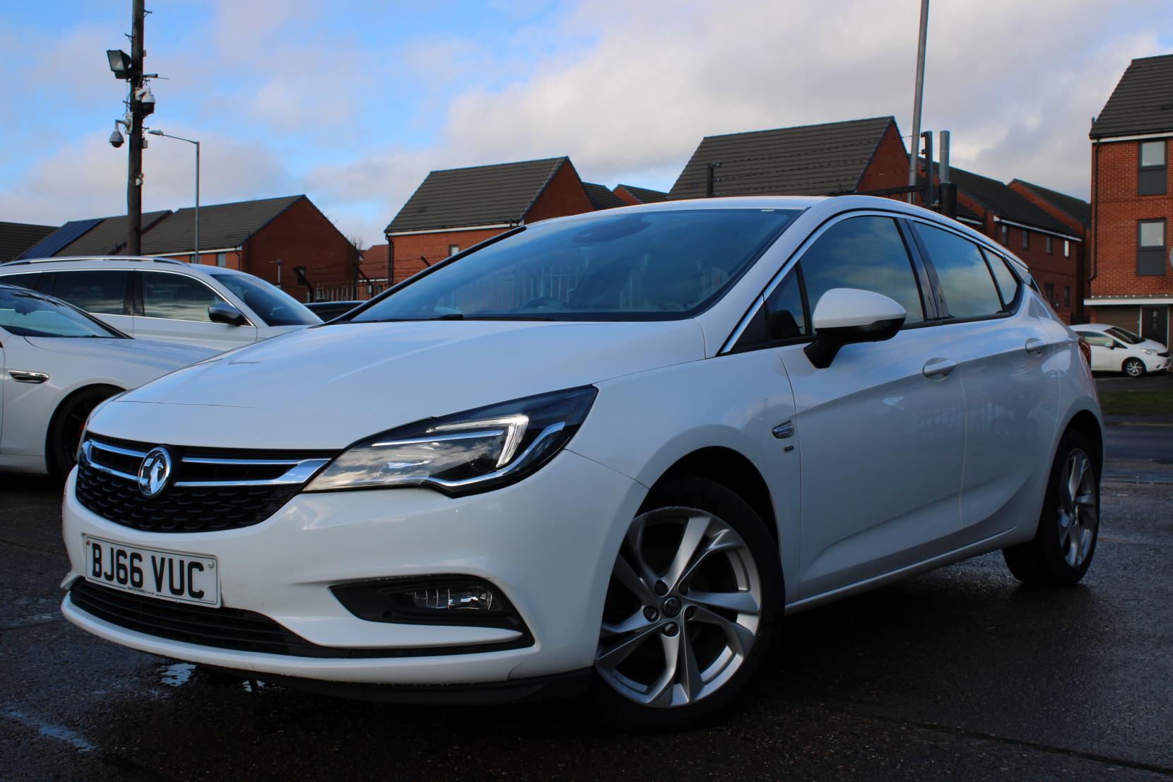 Vauxhall Astra 1.4i Turbo SRi Nav Hatchback 5dr Petrol Manual Euro 6 (150 ps)