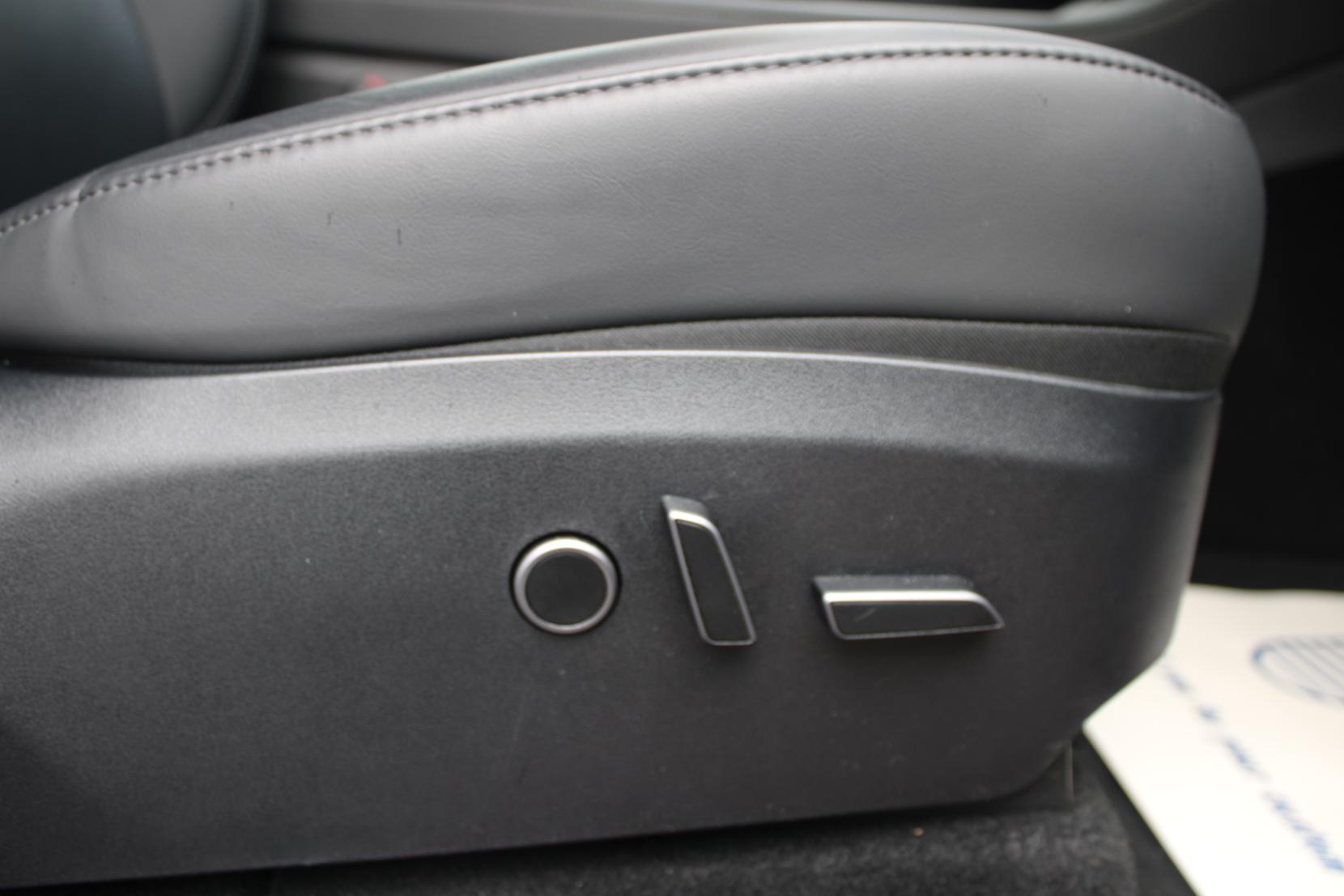 Tesla Model Y (Dual Motor) Performance SUV 5dr Electric Auto 4WDE (426 bhp)