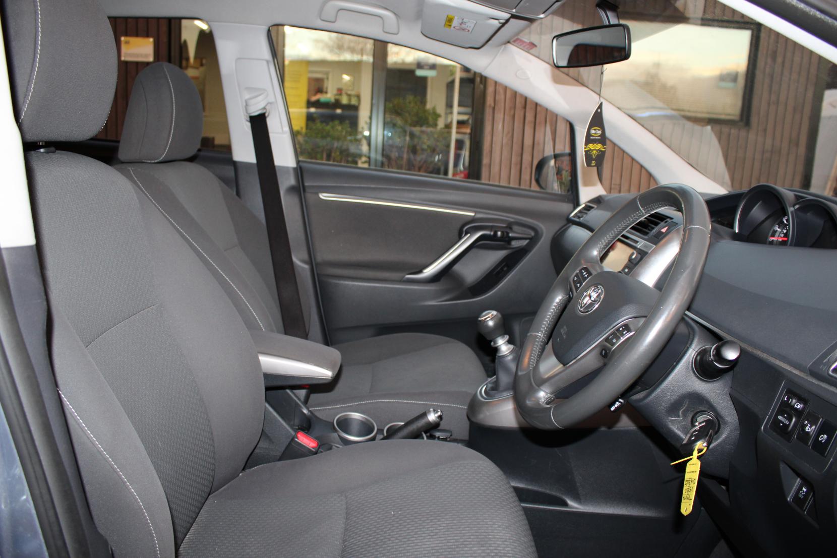 Toyota Verso 1.6 V-Matic Icon MPV 5dr Petrol Manual Euro 5 Euro 5 (132 ps)