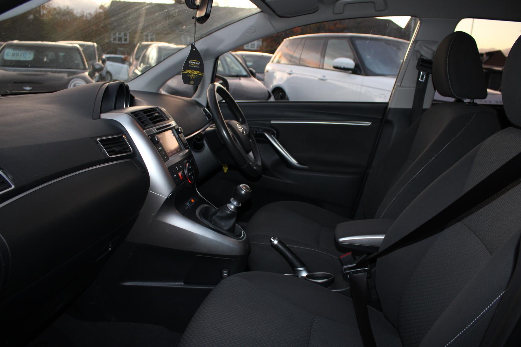 Toyota Verso 1.6 V-Matic Icon MPV 5dr Petrol Manual Euro 5 Euro 5 (132 ps)