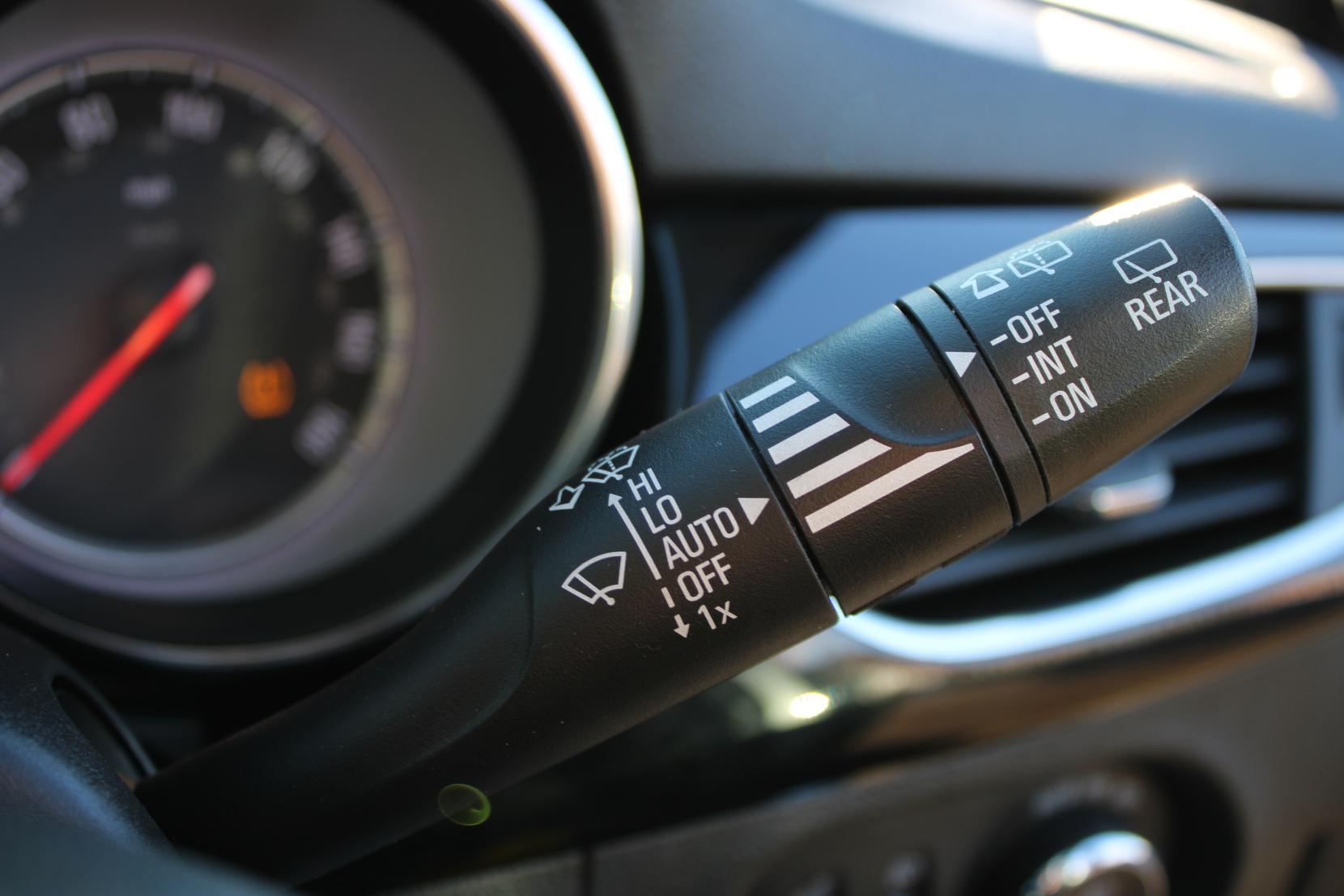 Vauxhall Astra 1.4i Turbo Elite Nav Hatchback 5dr Petrol Manual Euro 6 (s/s) (150 ps)