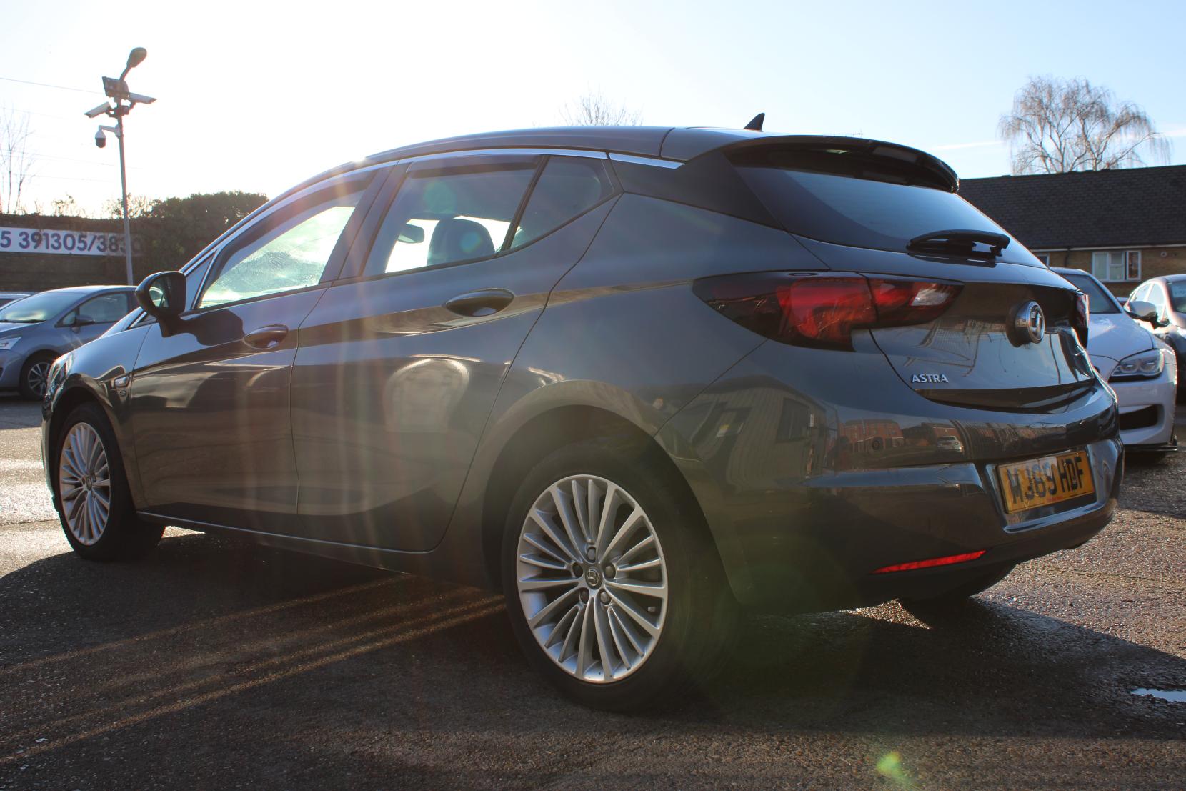 Vauxhall Astra 1.4i Turbo Elite Nav Hatchback 5dr Petrol Manual Euro 6 (s/s) (150 ps)