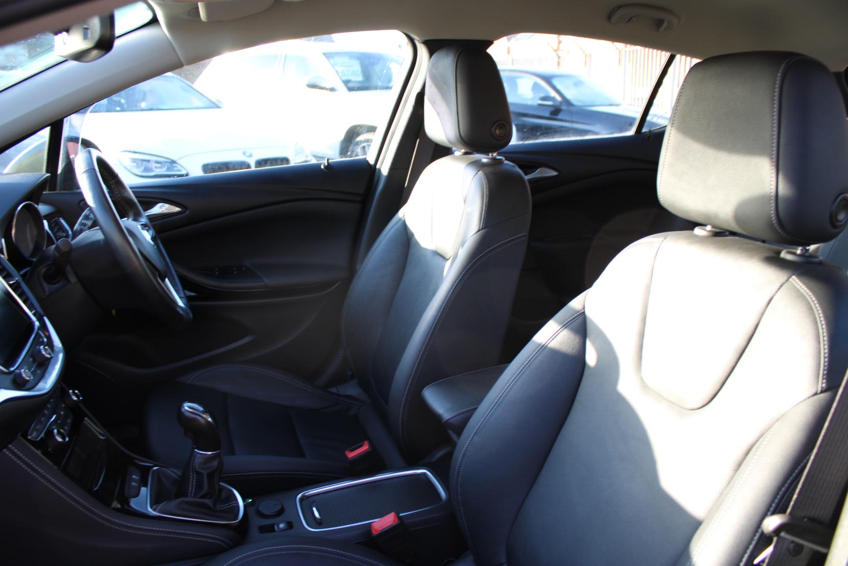 Vauxhall Astra 1.4i Turbo Elite Nav Hatchback 5dr Petrol Manual Euro 6 (s/s) (150 ps)