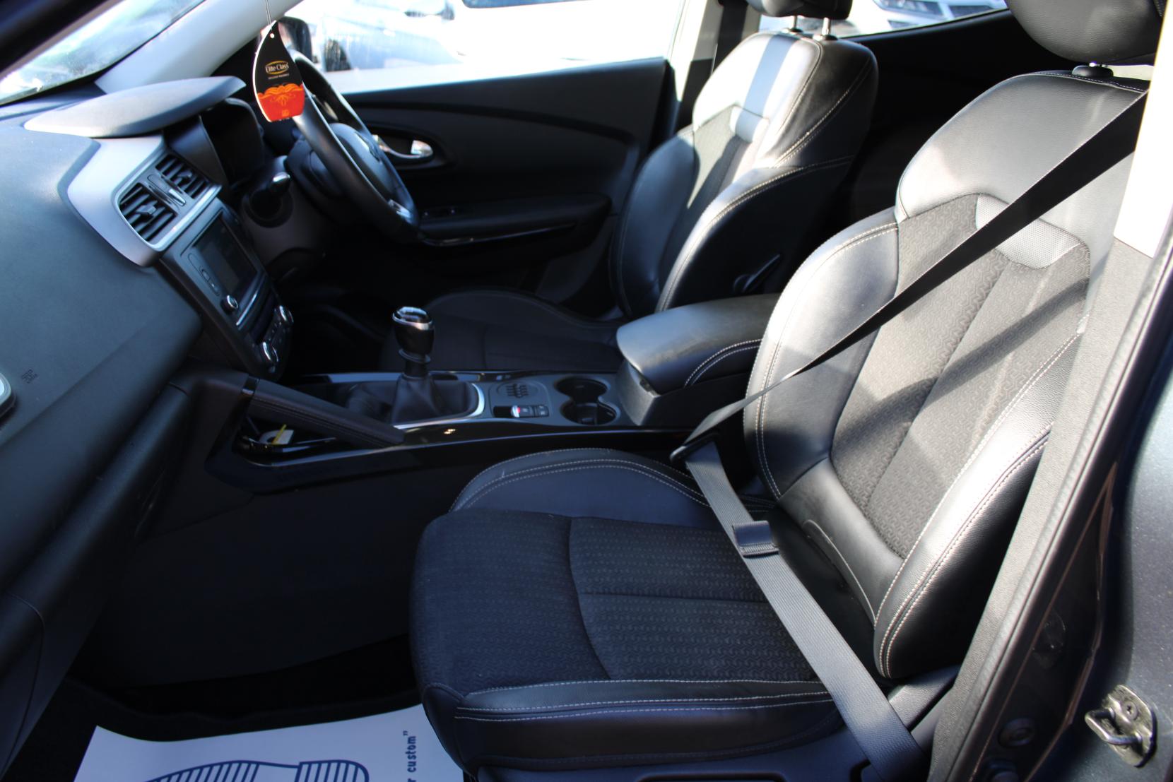 Renault Kadjar 1.2 TCe Dynamique S Nav SUV 5dr Petrol Manual Euro 6 (s/s) (130 ps)