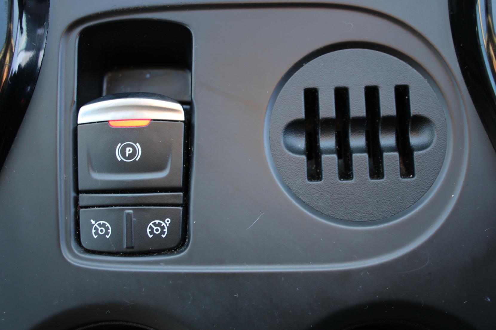 Renault Kadjar 1.2 TCe Dynamique S Nav SUV 5dr Petrol Manual Euro 6 (s/s) (130 ps)