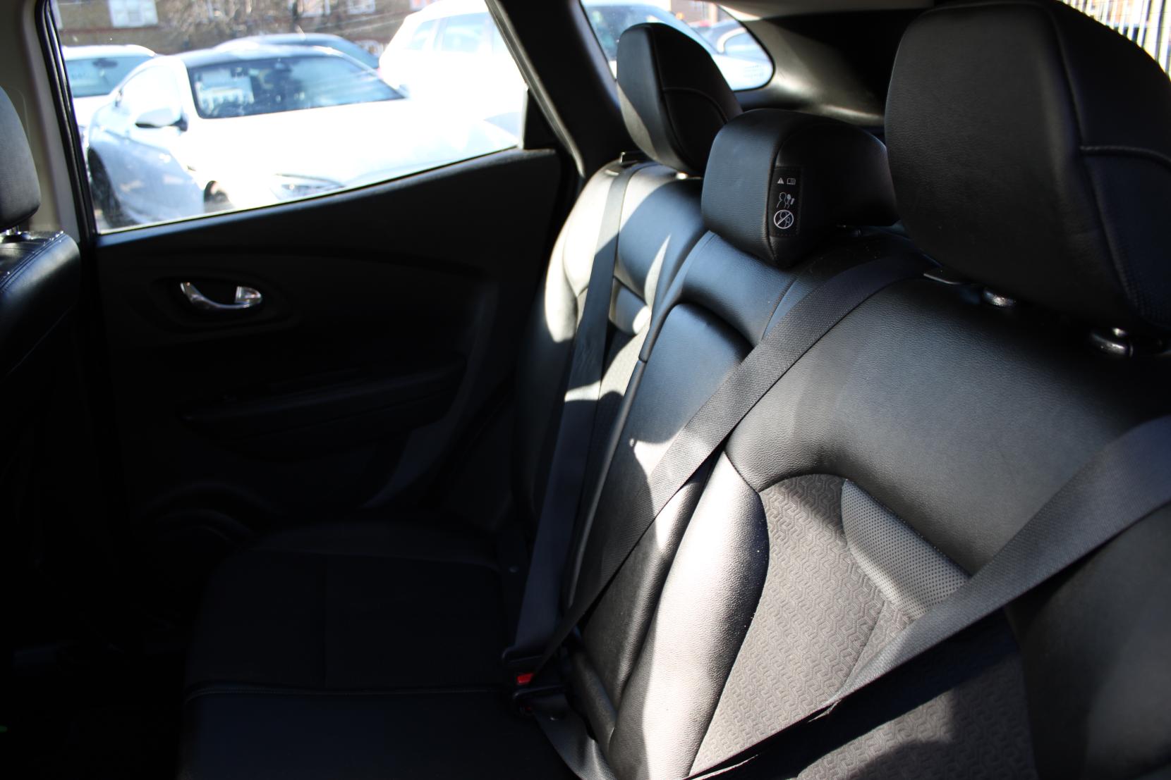 Renault Kadjar 1.2 TCe Dynamique S Nav SUV 5dr Petrol Manual Euro 6 (s/s) (130 ps)