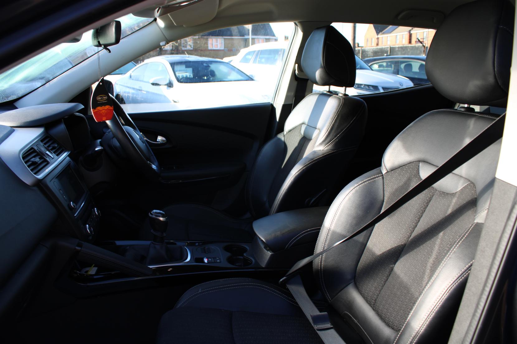 Renault Kadjar 1.2 TCe Dynamique S Nav SUV 5dr Petrol Manual Euro 6 (s/s) (130 ps)