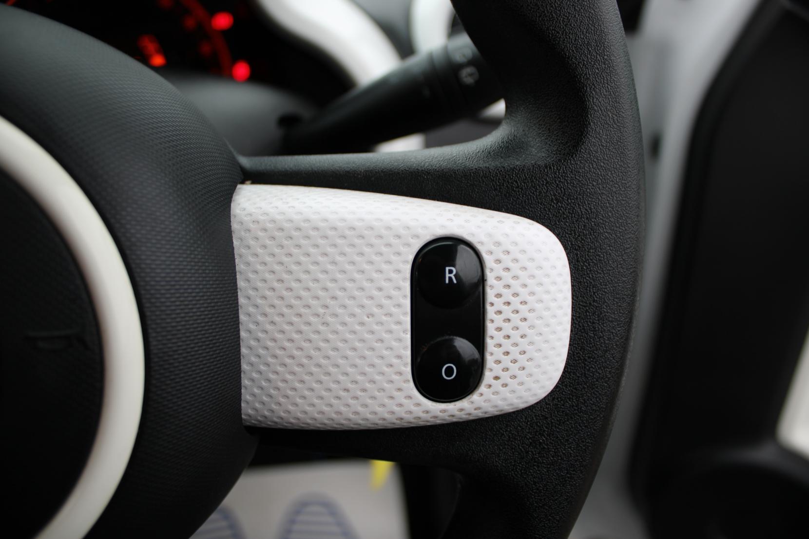 Renault Twingo 1.0 SCe Play Hatchback 5dr Petrol Manual Euro 6 (70 ps)