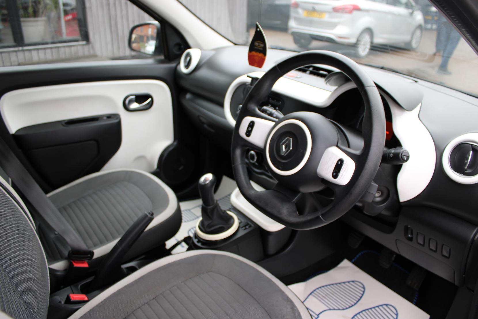 Renault Twingo 1.0 SCe Play Hatchback 5dr Petrol Manual Euro 6 (70 ps)