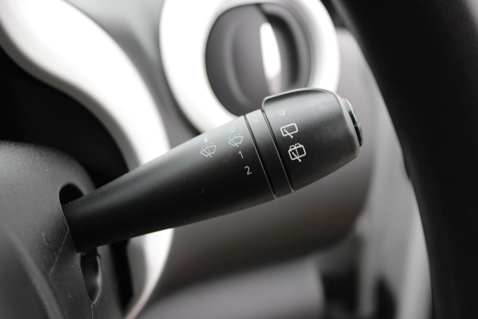 Renault Twingo 1.0 SCe Play Hatchback 5dr Petrol Manual Euro 6 (70 ps)