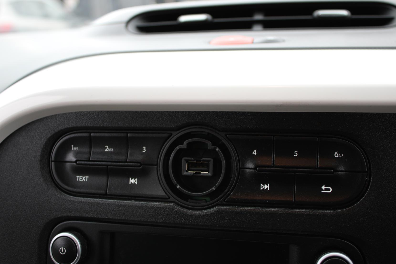 Renault Twingo 1.0 SCe Play Hatchback 5dr Petrol Manual Euro 6 (70 ps)