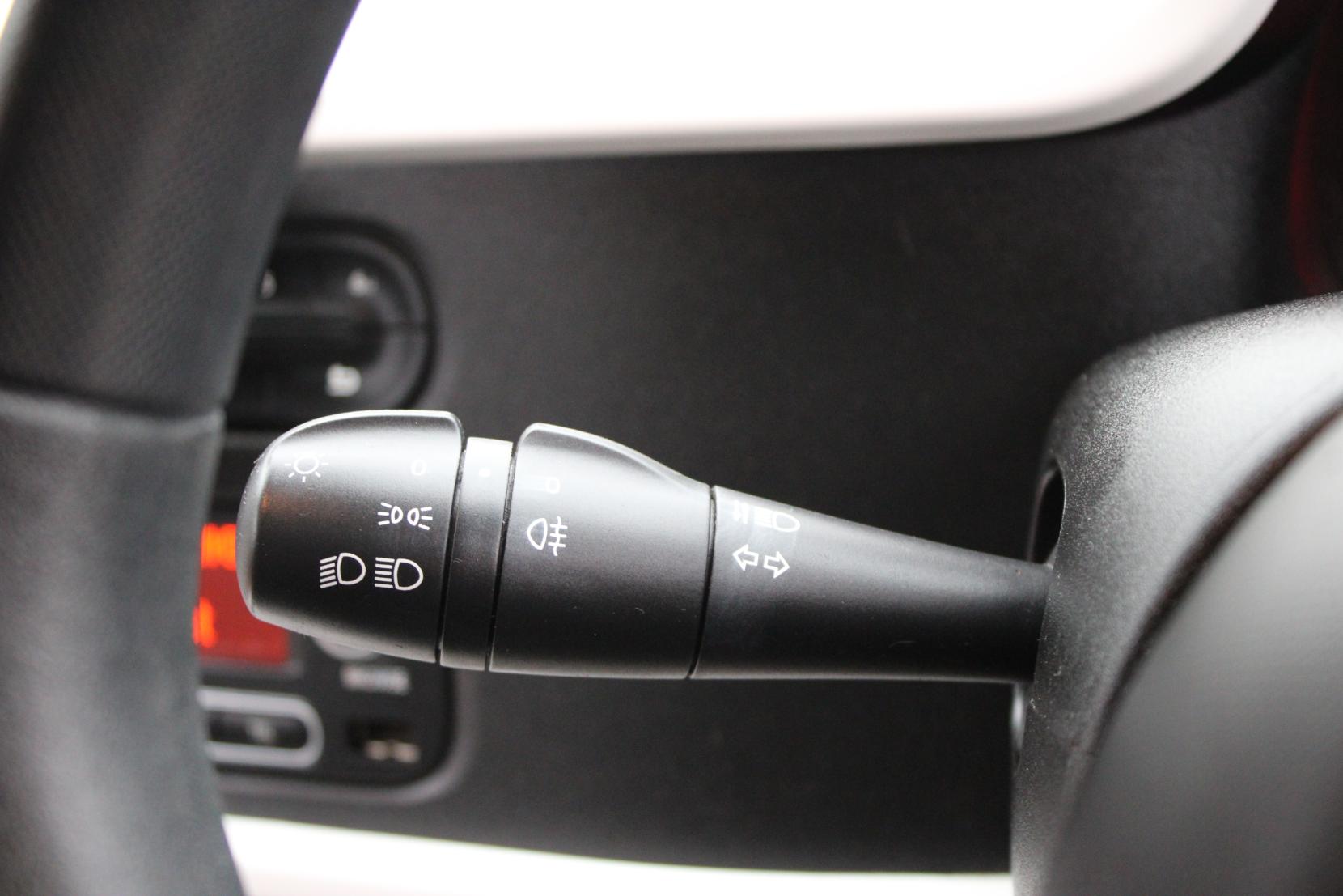 Renault Twingo 1.0 SCe Play Hatchback 5dr Petrol Manual Euro 6 (70 ps)