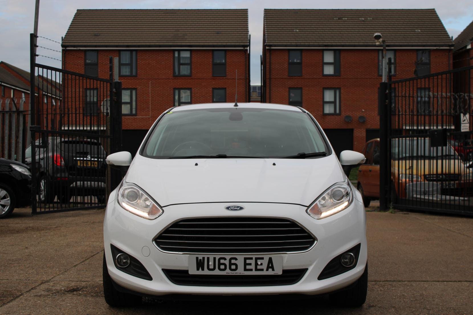 Ford Fiesta 1.0T EcoBoost Titanium Hatchback 5dr Petrol Manual Euro 6 (s/s) (125 ps)