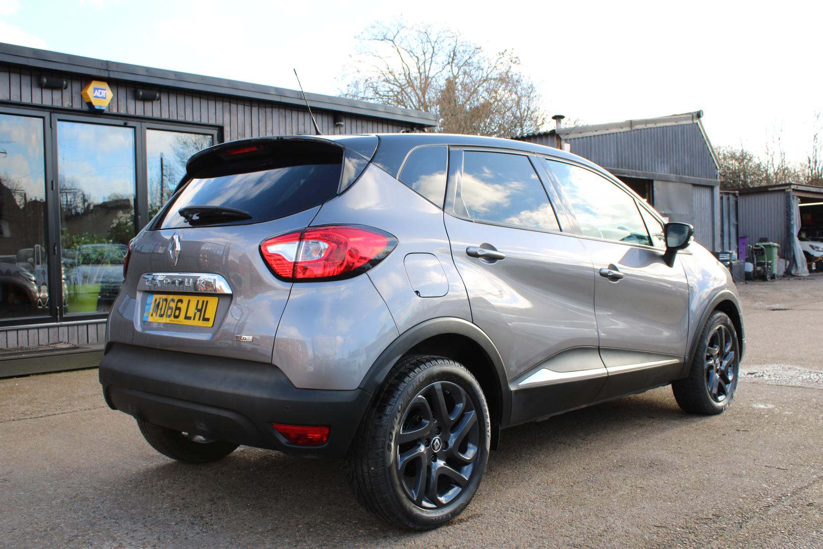 Renault Captur 1.5 dCi ENERGY Dynamique S Nav SUV 5dr Diesel Auto Euro 6 (s/s) (90 ps)