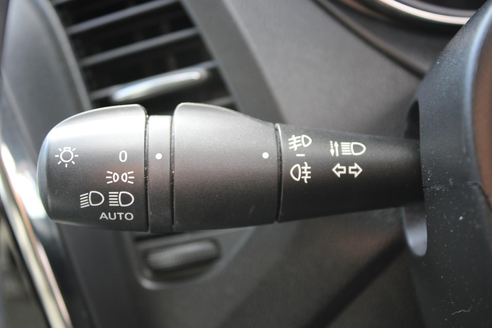 Renault Captur 1.5 dCi ENERGY Dynamique S Nav SUV 5dr Diesel Auto Euro 6 (s/s) (90 ps)