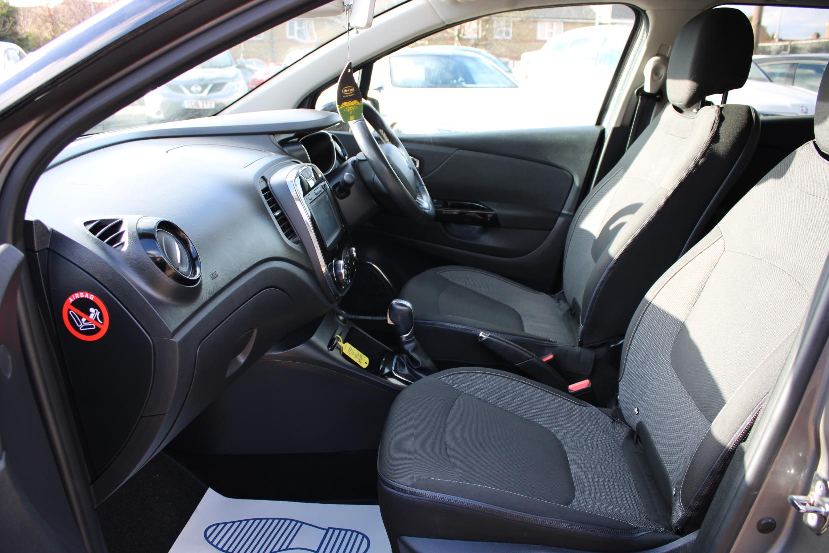 Renault Captur 1.5 dCi ENERGY Dynamique S Nav SUV 5dr Diesel Auto Euro 6 (s/s) (90 ps)