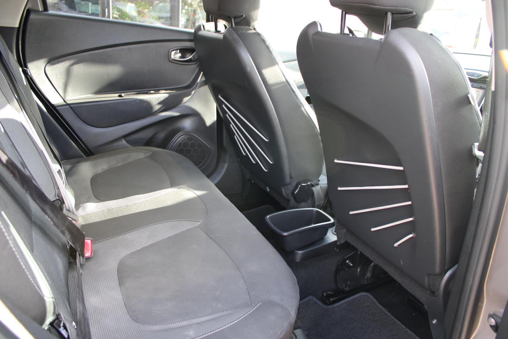 Renault Captur 1.5 dCi ENERGY Dynamique S Nav SUV 5dr Diesel Auto Euro 6 (s/s) (90 ps)