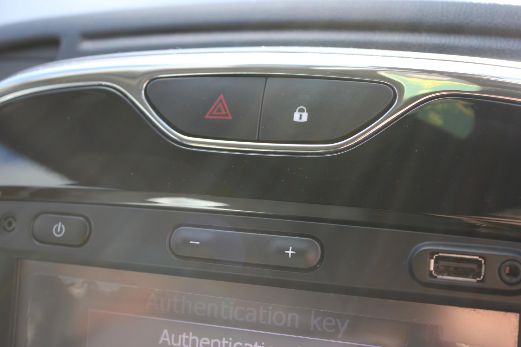 Renault Captur 1.5 dCi ENERGY Dynamique S Nav SUV 5dr Diesel Auto Euro 6 (s/s) (90 ps)