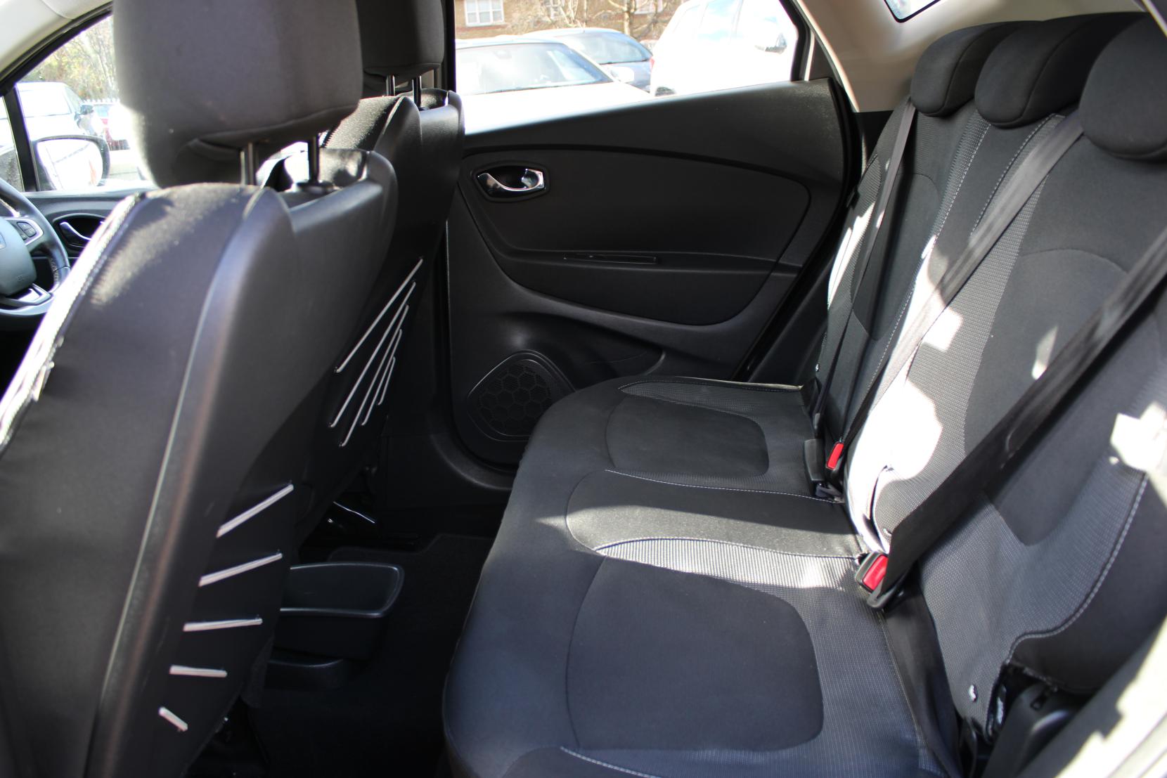 Renault Captur 1.5 dCi ENERGY Dynamique S Nav SUV 5dr Diesel Auto Euro 6 (s/s) (90 ps)