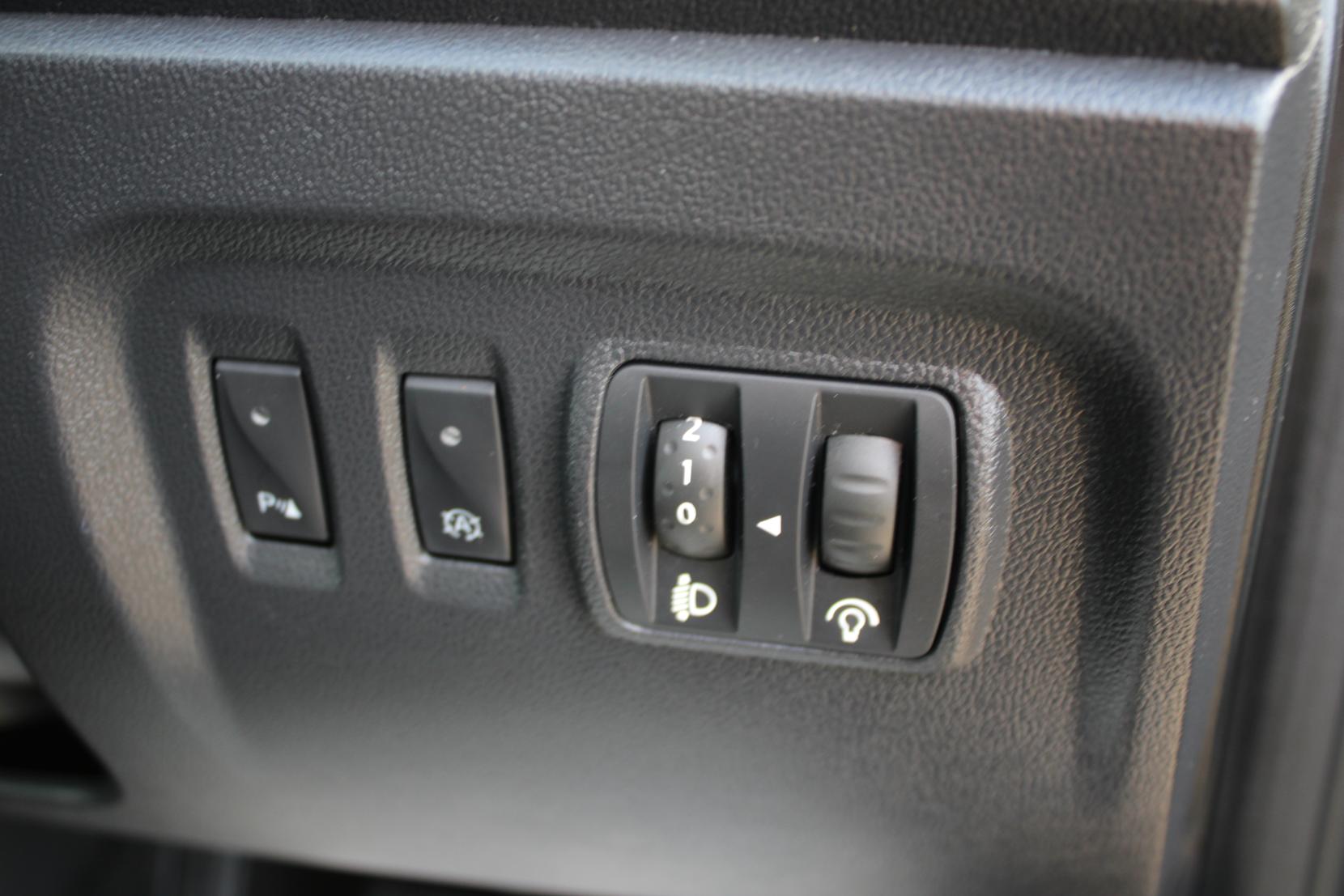 Renault Captur 1.5 dCi ENERGY Dynamique S Nav SUV 5dr Diesel Auto Euro 6 (s/s) (90 ps)