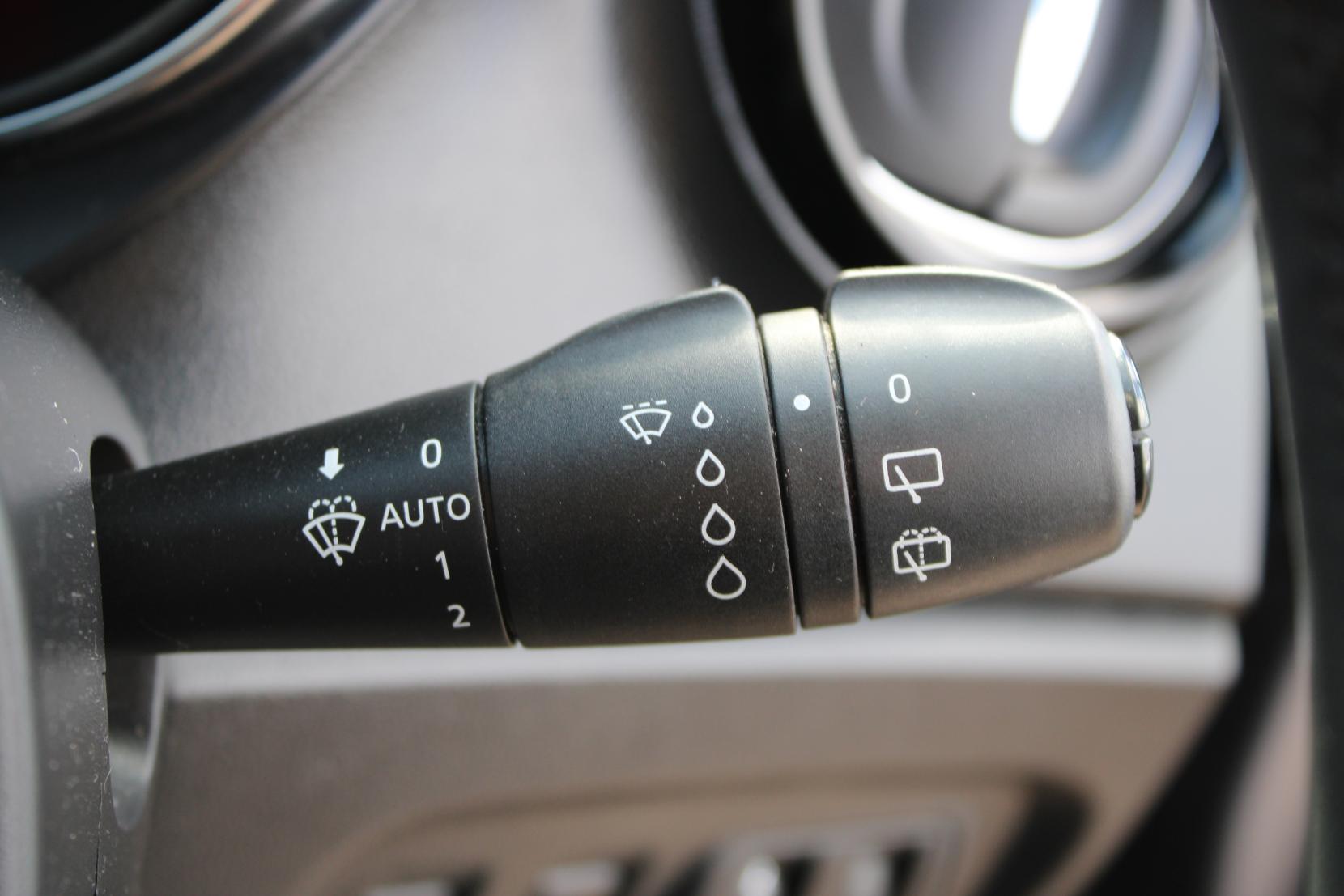 Renault Captur 1.5 dCi ENERGY Dynamique S Nav SUV 5dr Diesel Auto Euro 6 (s/s) (90 ps)