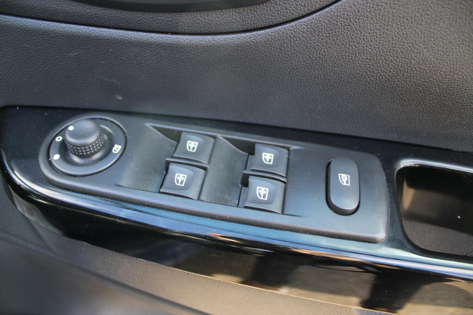 Renault Captur 1.5 dCi ENERGY Dynamique S Nav SUV 5dr Diesel Auto Euro 6 (s/s) (90 ps)