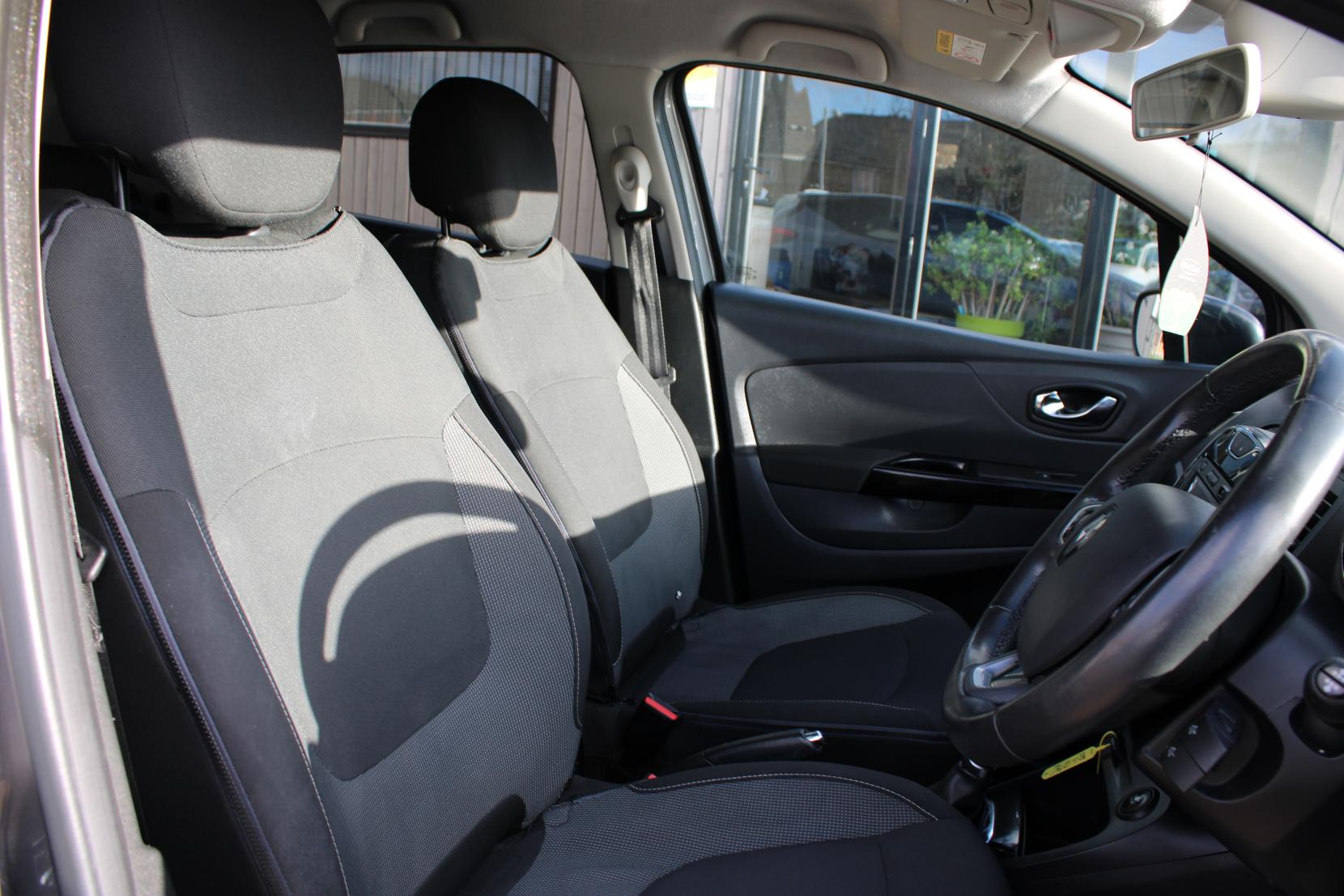 Renault Captur 1.5 dCi ENERGY Dynamique S Nav SUV 5dr Diesel Auto Euro 6 (s/s) (90 ps)