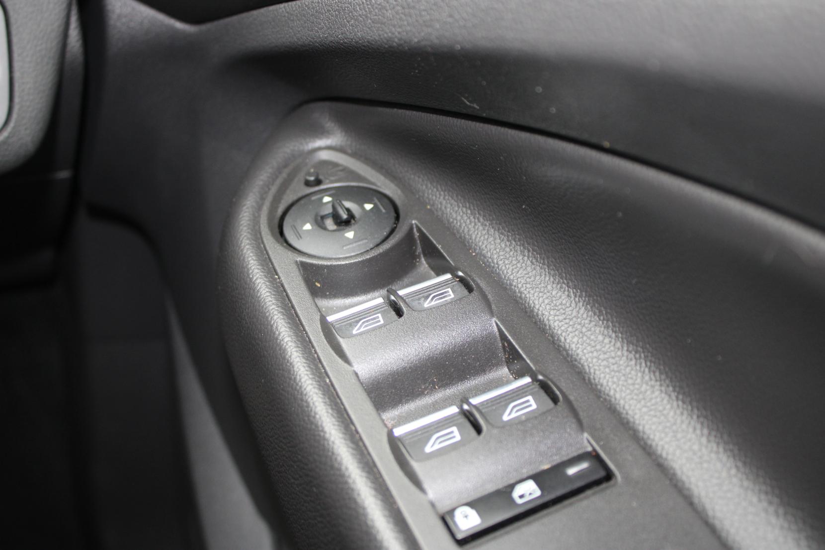 Ford Kuga 2.0 TDCi EcoBlue ST-Line Edition SUV 5dr Diesel Powershift Euro 6 (120 ps)