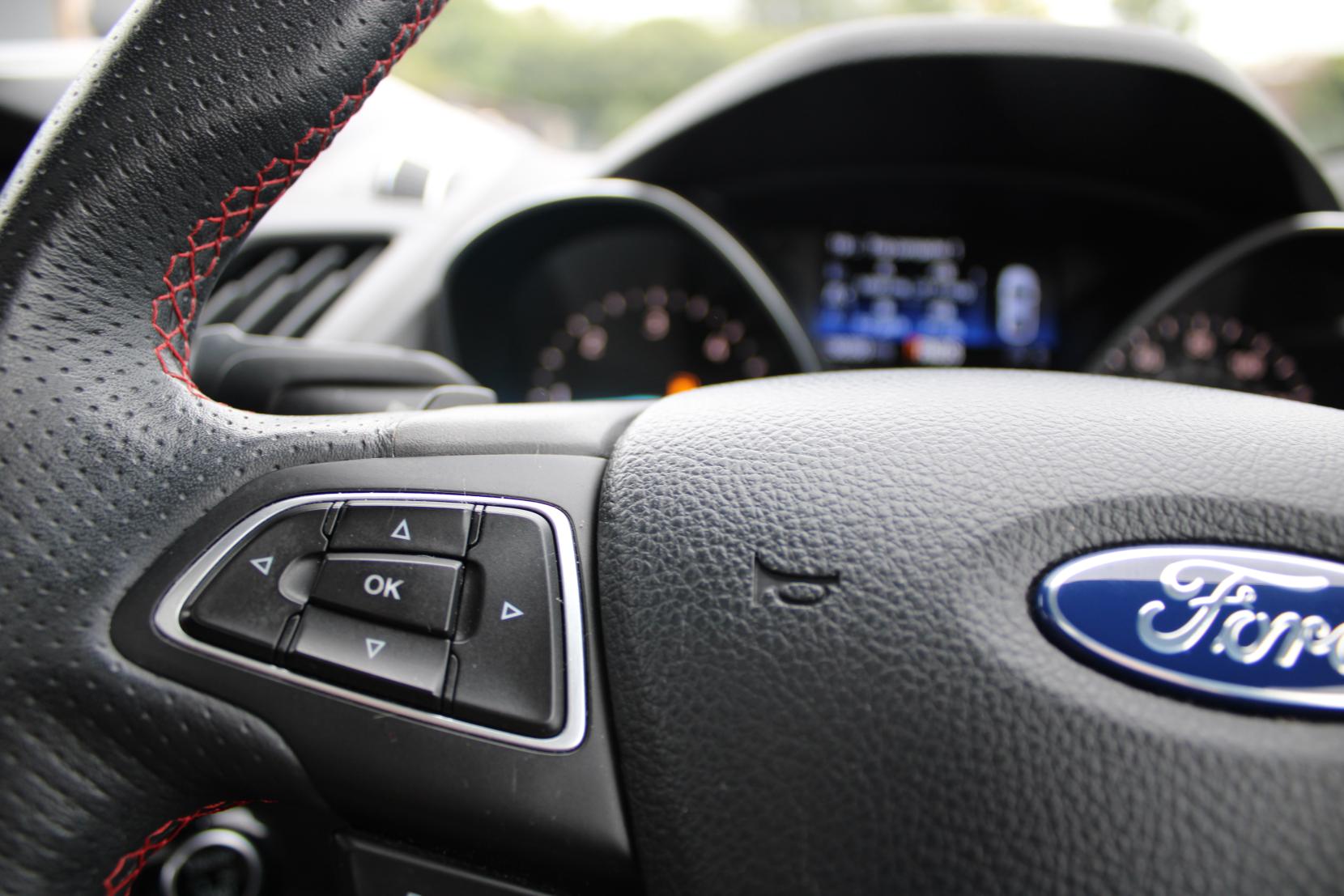 Ford Kuga 2.0 TDCi EcoBlue ST-Line Edition SUV 5dr Diesel Powershift Euro 6 (120 ps)
