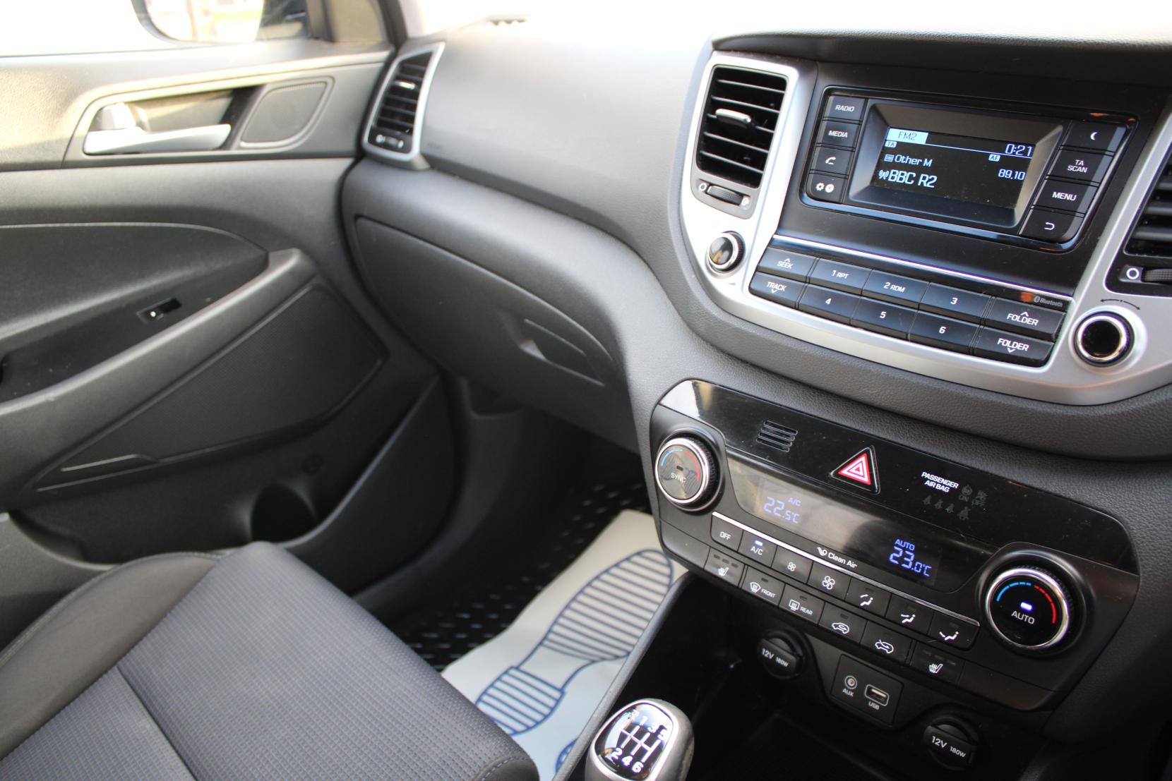 Hyundai TUCSON 1.7 CRDi Blue Drive SE SUV 5dr Diesel Manual Euro 6 (s/s) (116 ps)