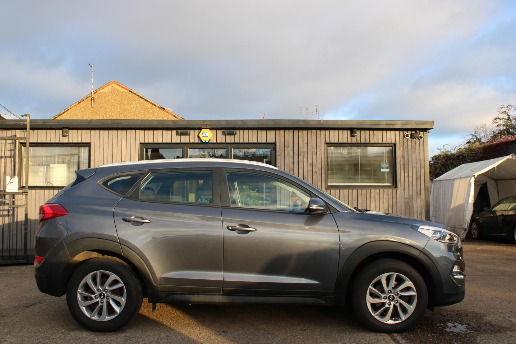 Hyundai TUCSON 1.7 CRDi Blue Drive SE SUV 5dr Diesel Manual Euro 6 (s/s) (116 ps)