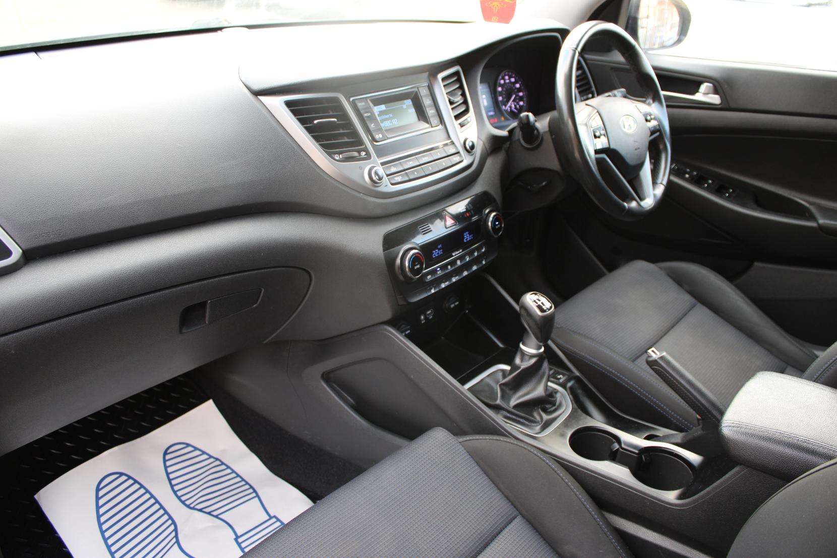 Hyundai TUCSON 1.7 CRDi Blue Drive SE SUV 5dr Diesel Manual Euro 6 (s/s) (116 ps)