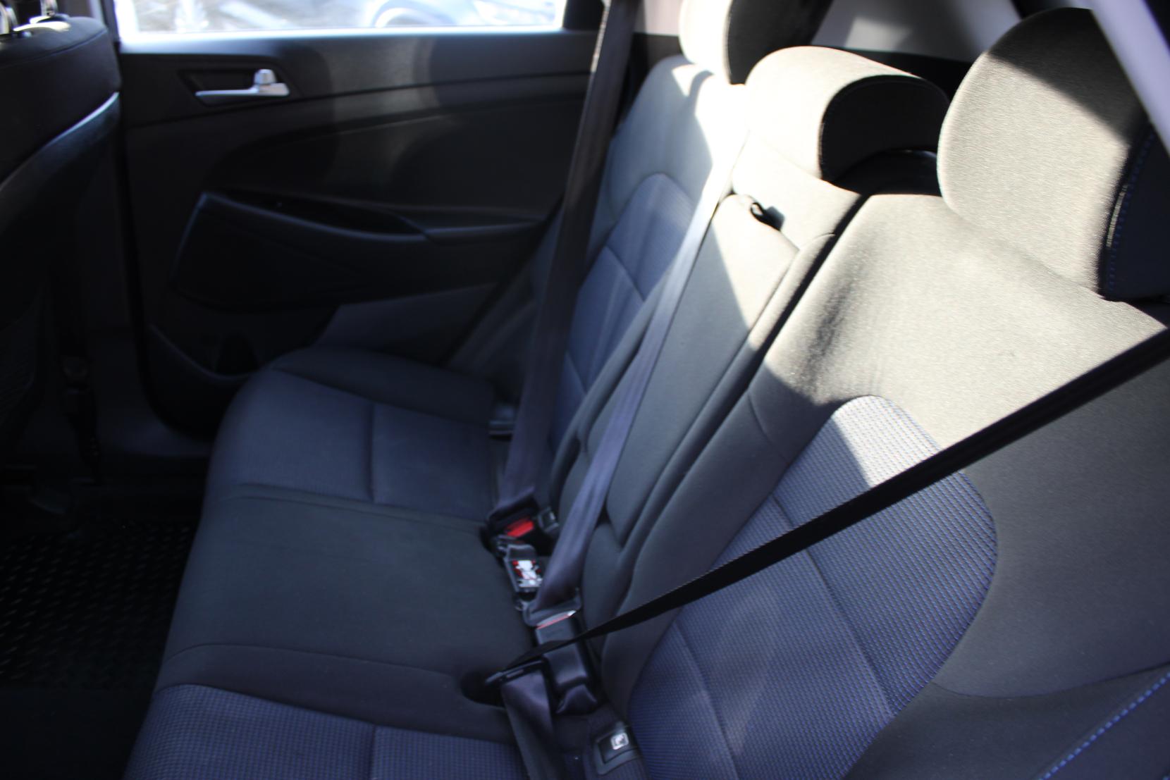 Hyundai TUCSON 1.7 CRDi Blue Drive SE SUV 5dr Diesel Manual Euro 6 (s/s) (116 ps)